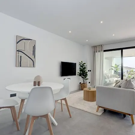 Brand New, Elegant Ground Floor Two Bed Apartment *
