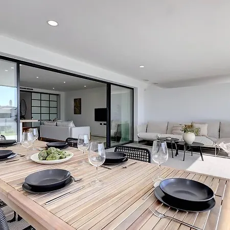 Brand New, Elegant Ground Floor Two Bed Apartment