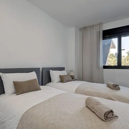 Apartment Brand New, Elegant Ground Floor Two Bed
